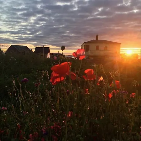 Holiday home Sjarmerende Hus Med Orkesterplass Til Hav Og Fjell